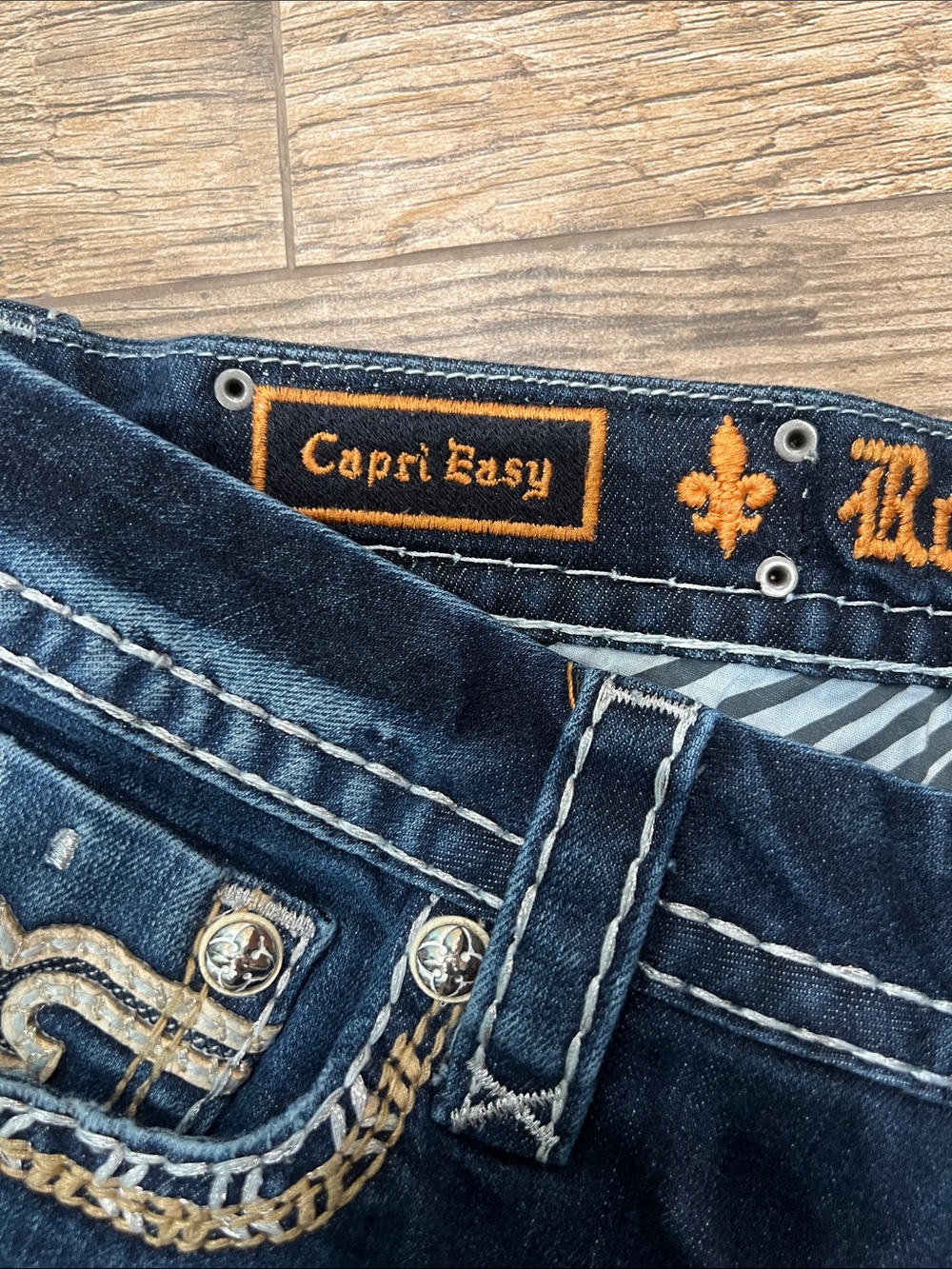 Rock Revival Women's Capri Jeans - Picture 5 of 7